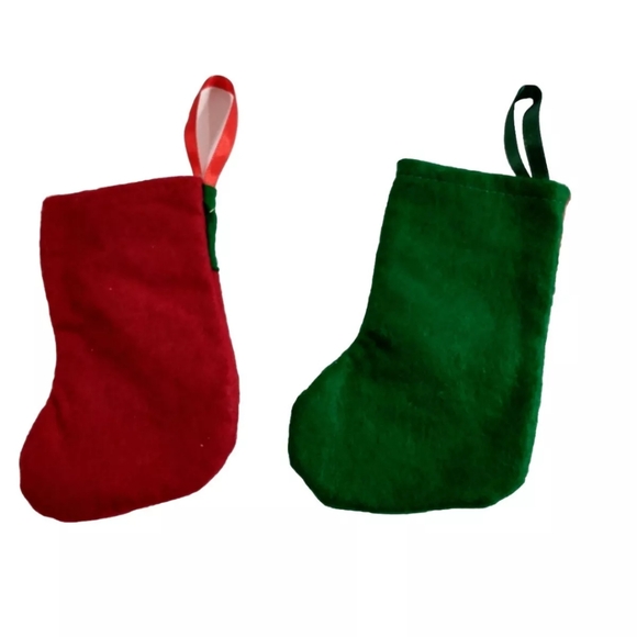 11 PCs  Mini Christmas Holiday Felt Stockings Green/Red 5" Length - Picture 3 of 3